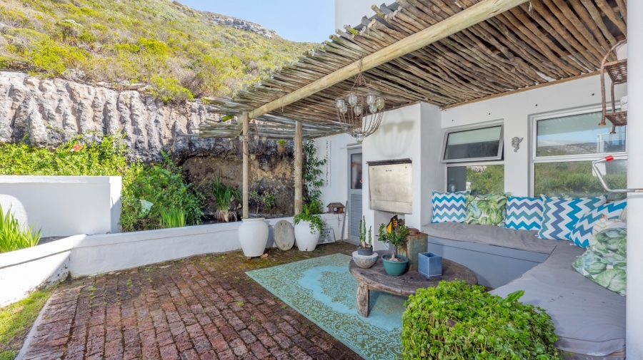 6 Bedroom Property for Sale in Agulhas Western Cape